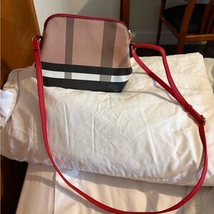 Cute And Classic Crossbody Purse With Plaid Design